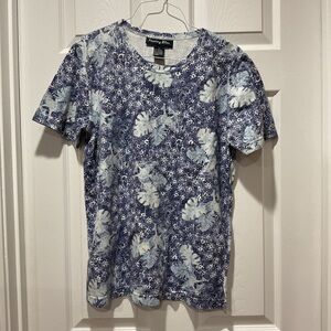 Blue and White Floral Short Sleeve Tee